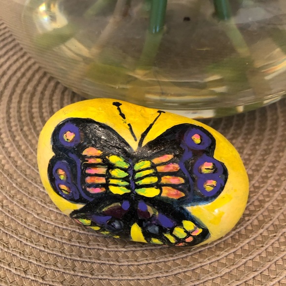 BUTTERFLY TOUCH OF SPRING HAND PAINTED ROCK - Picture 6 of 7